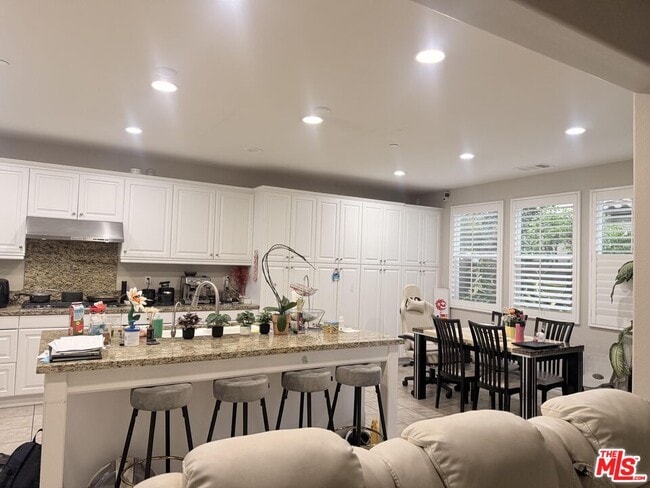 Building Photo - 14811 Blossom Ln