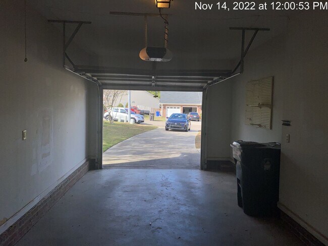 Building Photo - 640 Sugaridge Ln