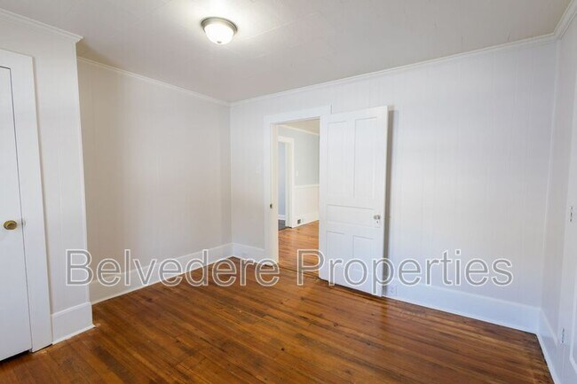 Building Photo - 1400 24th St NE