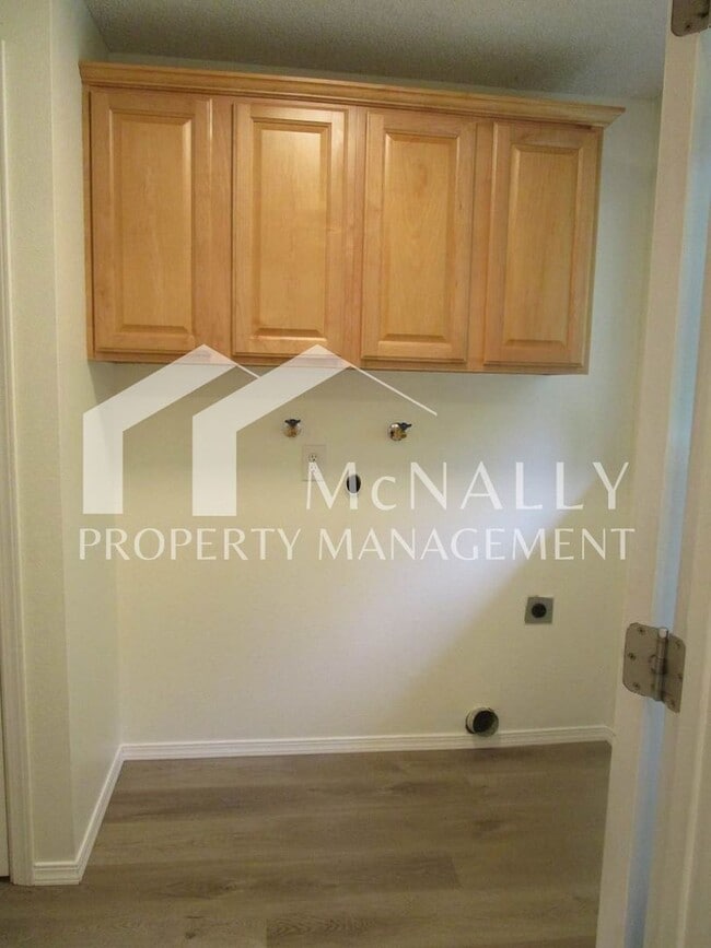 Building Photo - Melton: 6606