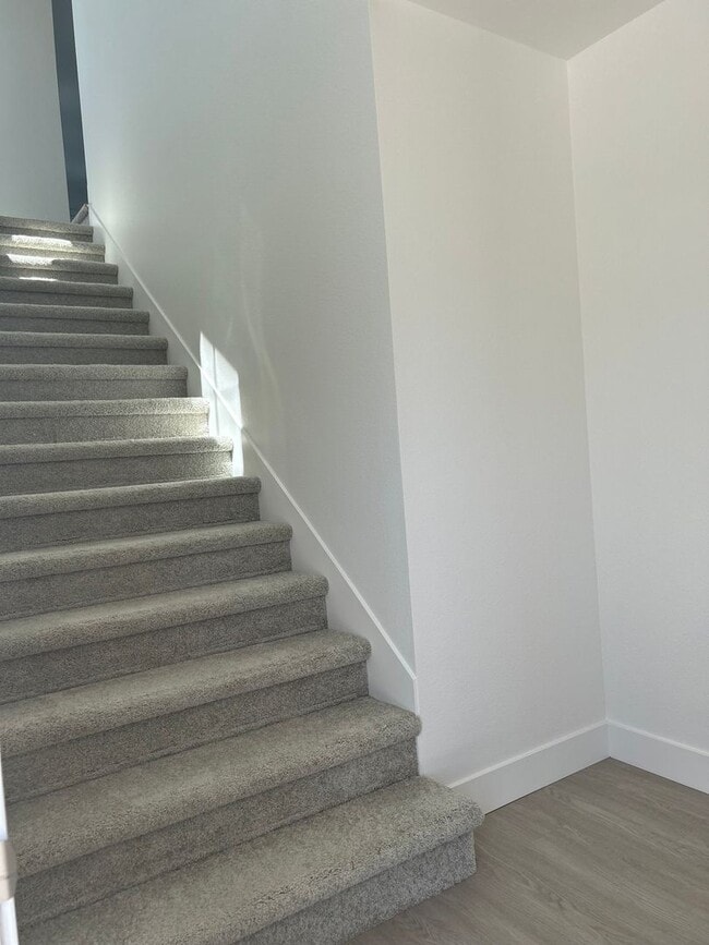 Building Photo - 1 MONTH FREE! The Vineyards at Dennis Lane Studio unit with backyard and garage