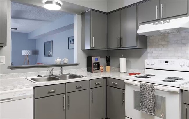 Building Photo - 106 NW Park St