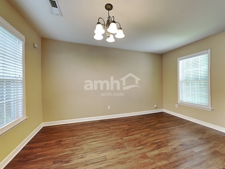 Building Photo - 1629 Hawkcrest Ln