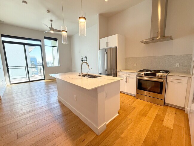 Building Photo - 3131 N Central Ave