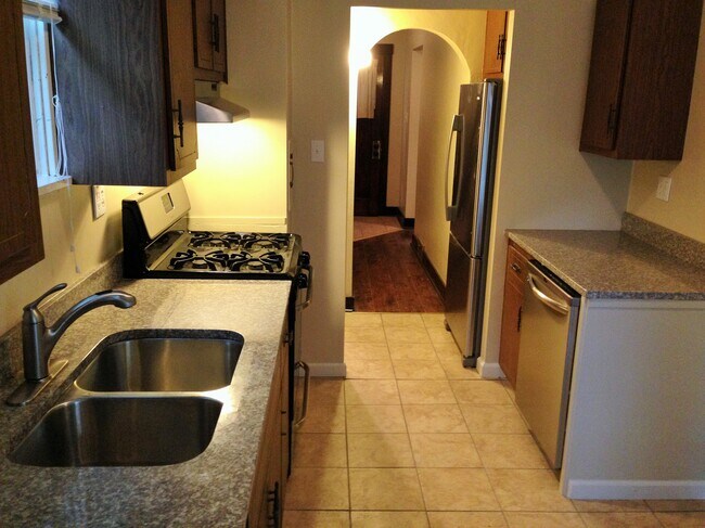 Building Photo - 435 Eureka St