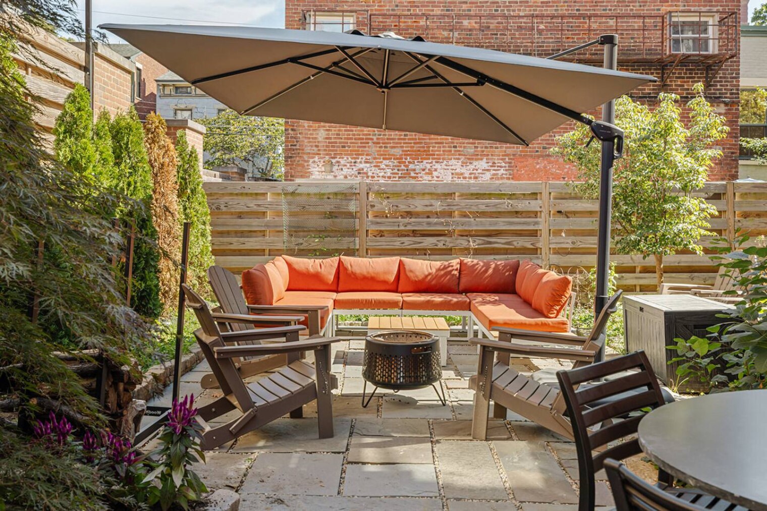 Building Photo - 1326 Broadway