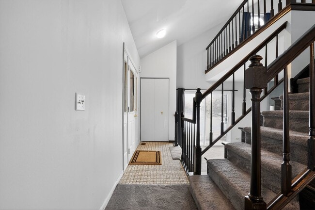 Building Photo - 1336 Queensgreen Cir