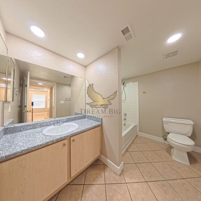 Building Photo - 8101 W Flamingo Rd