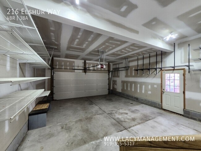 Building Photo - 216 Elshur Way