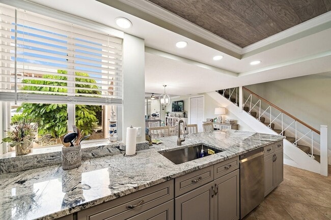 Building Photo - 353 S US Hwy 1