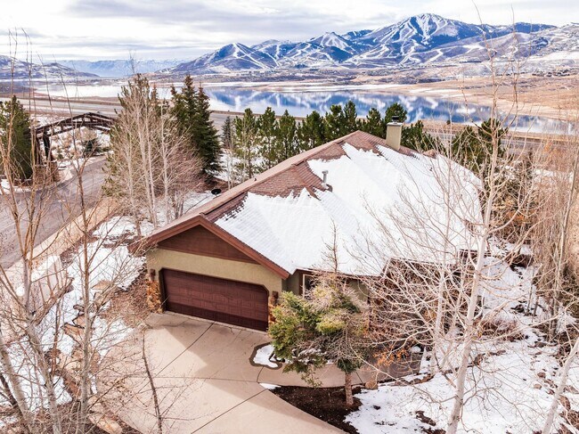 Building Photo - Freshly Renovated Deer Mountain Home for Rent NOW!