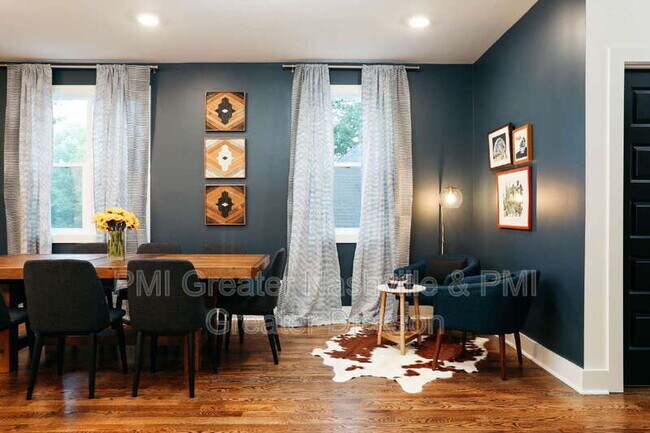 Building Photo - 11 N Hill St