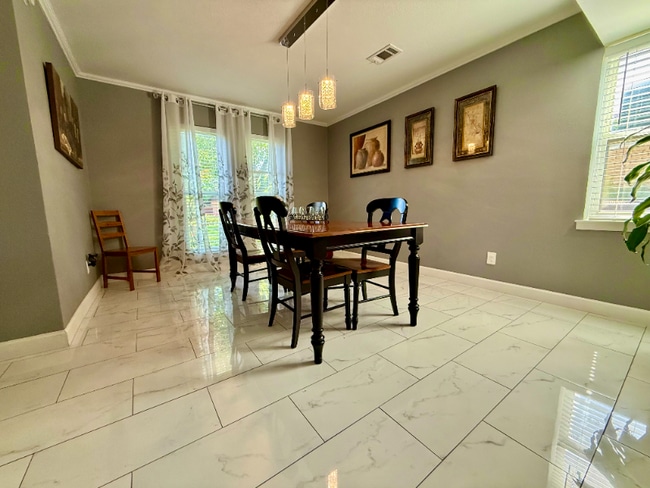 Building Photo - 2309 Kings Country Dr
