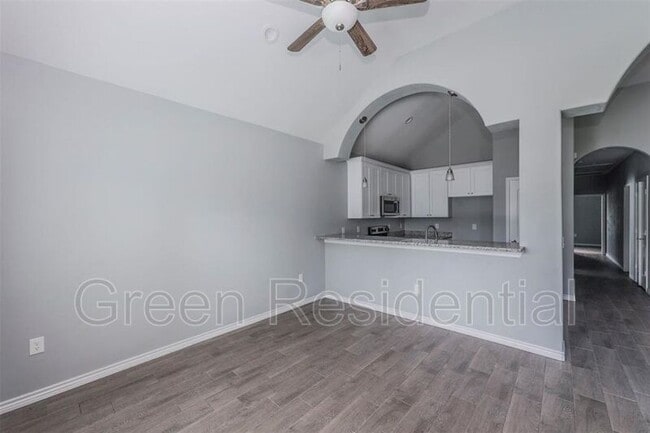 Building Photo - 16948 W Ivanhoe St