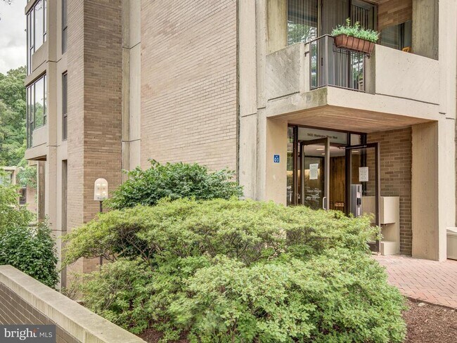 Building Photo - 11400 Washington Plaza W