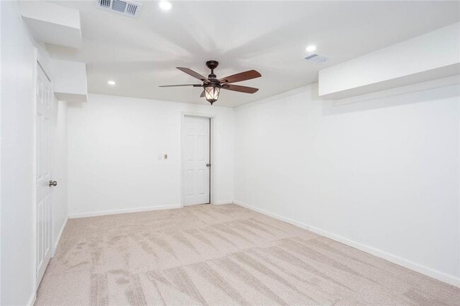 Building Photo - 512 Fieldwood Dr NW