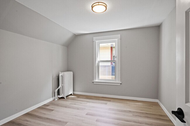 Building Photo - 1541 Carroll Ave