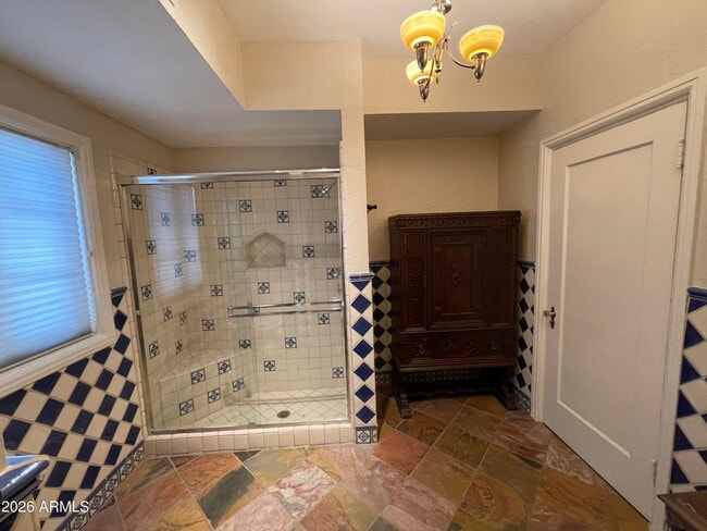 Building Photo - 2021 N Alvarado Rd