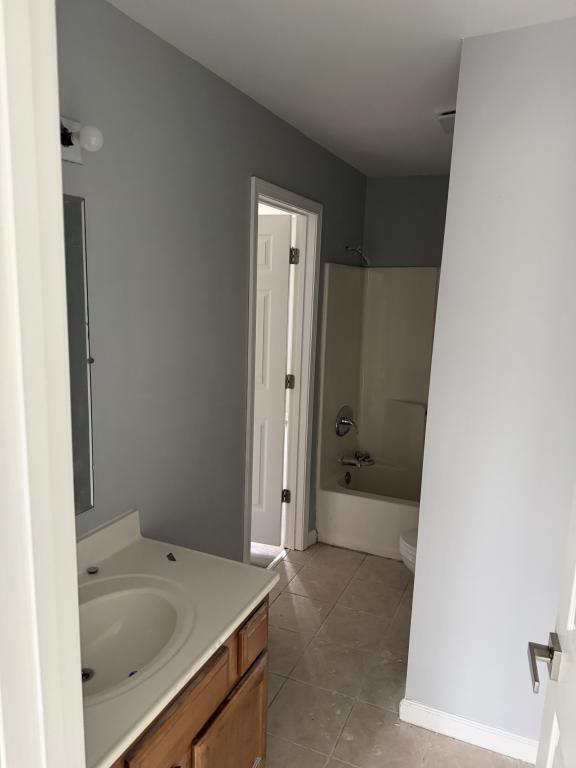 Building Photo - 1700 Lone Oak Rd