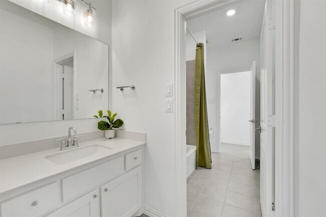 Building Photo - 8216 Bethpage Dr
