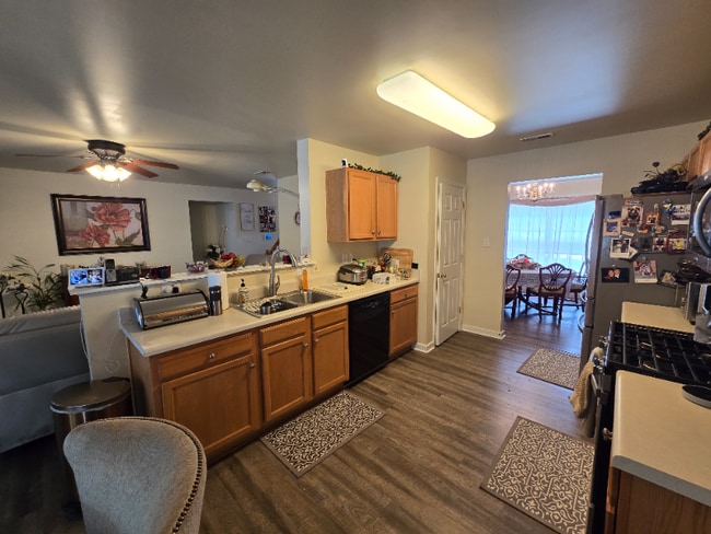 Building Photo - 13455 Greenham Ct