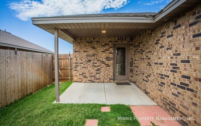 Building Photo - 14211 Vernon Ave