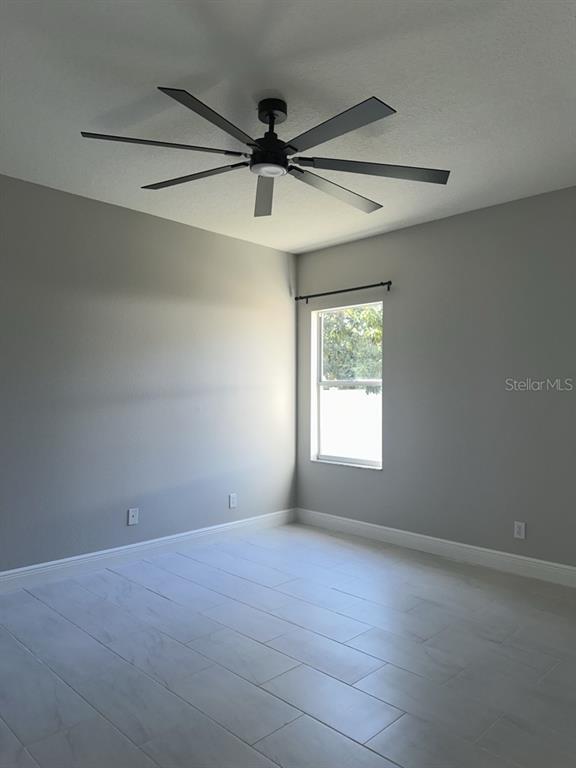 Building Photo - 1329 Avonwood Ct