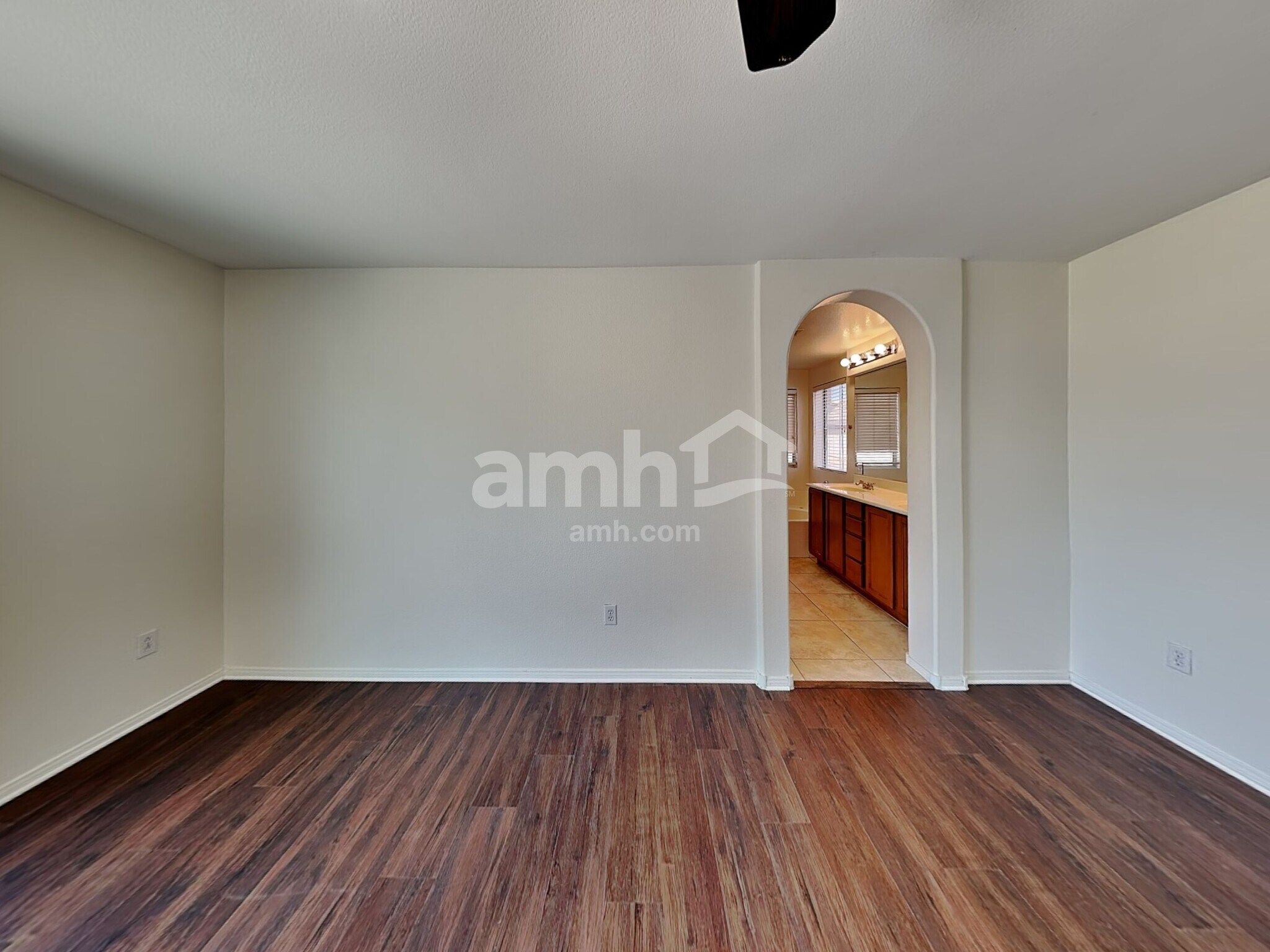 Building Photo - 1006 Lone Pine River Ave