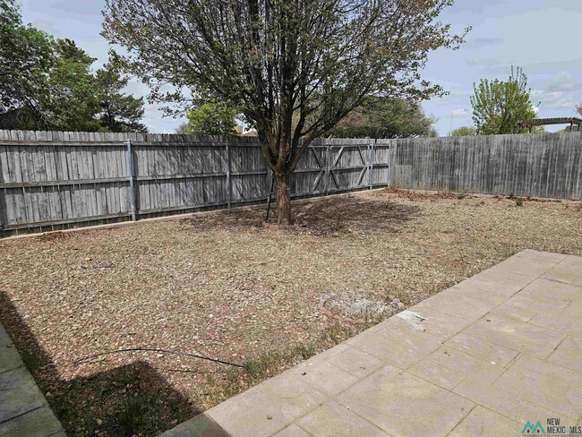 Building Photo - 1600 Arcineiga Dr