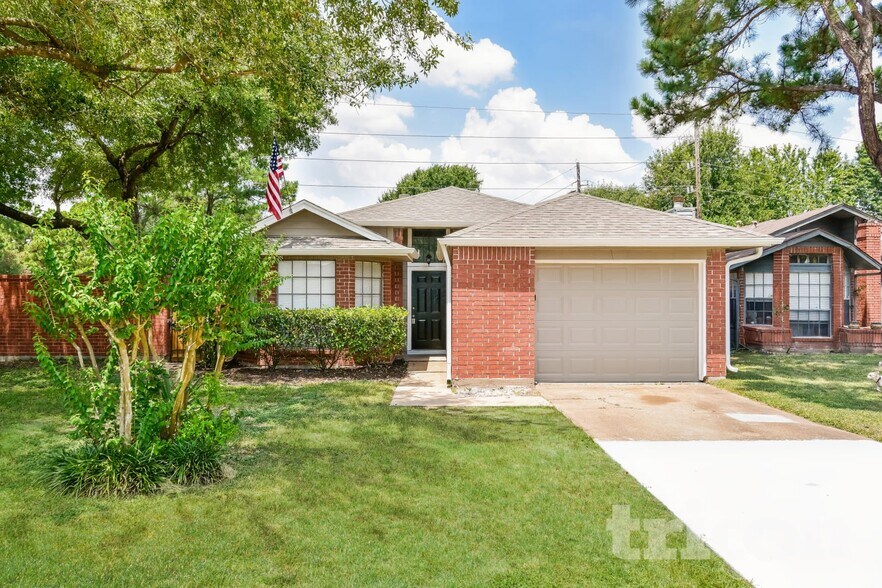 Building Photo - 11239 Fall Breeze Dr