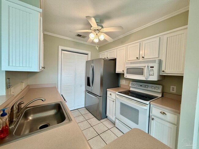 Building Photo - 200 Pensacola Beach Rd