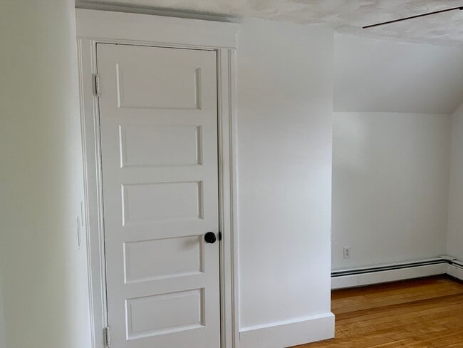 Building Photo - 33 Bedford Ave