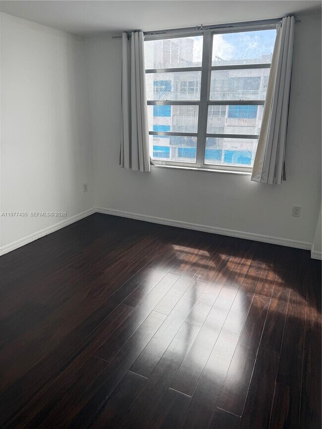 Building Photo - 2750 NE 183rd St