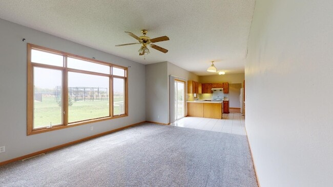 Building Photo - 2504 Somerset Dr