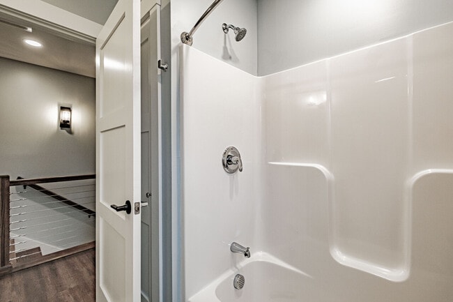 Building Photo - 9 Sunshine Circle