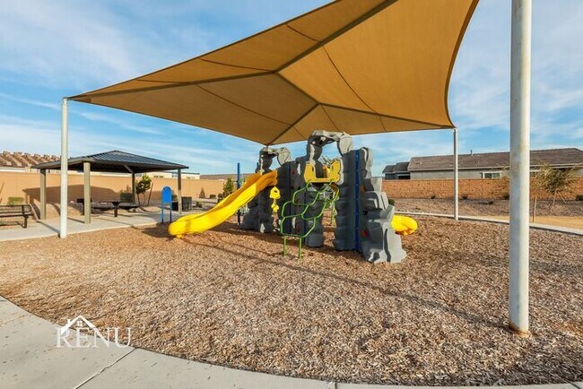 Building Photo - 35607 W San Capistrano Ave