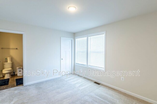 Building Photo - 3430 Montague St