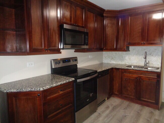 Building Photo - 9435 86th Ct