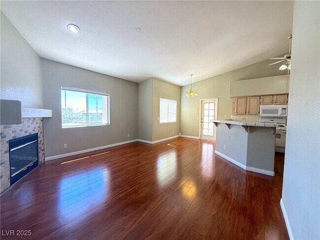 Primary Photo - 5225 W Reno Ave