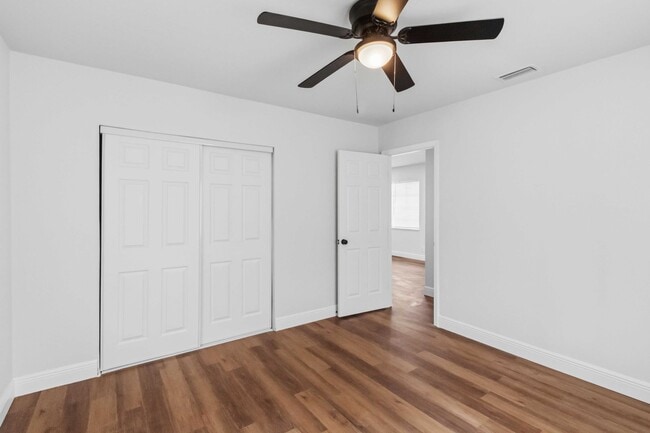 Building Photo - Beautifully Renovated 3/1 Home with Modern Finishes