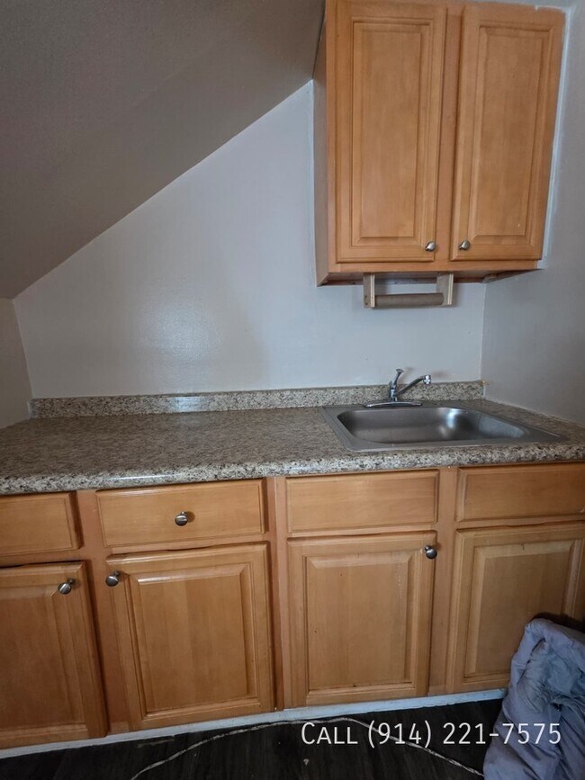 Building Photo - 151 Linden St