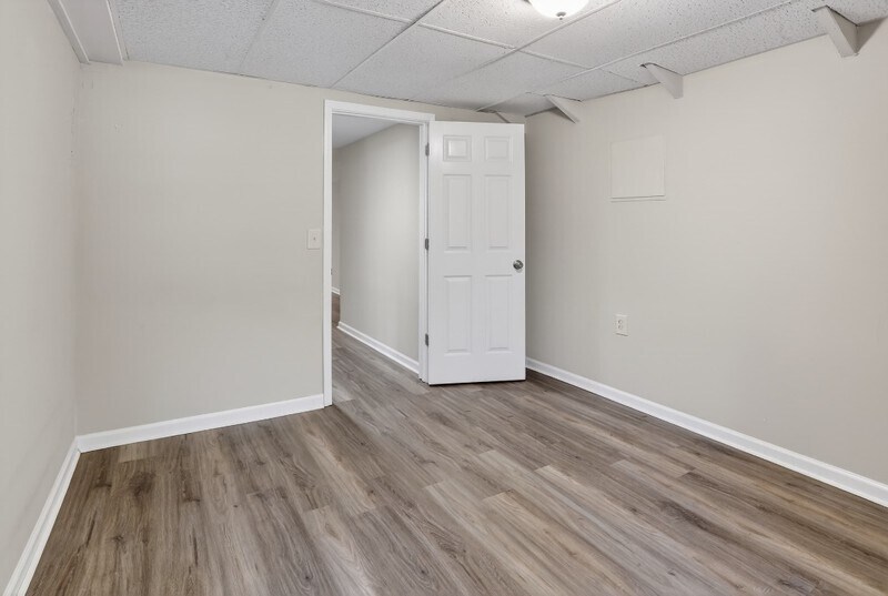 Building Photo - 586 Oakside Dr SW