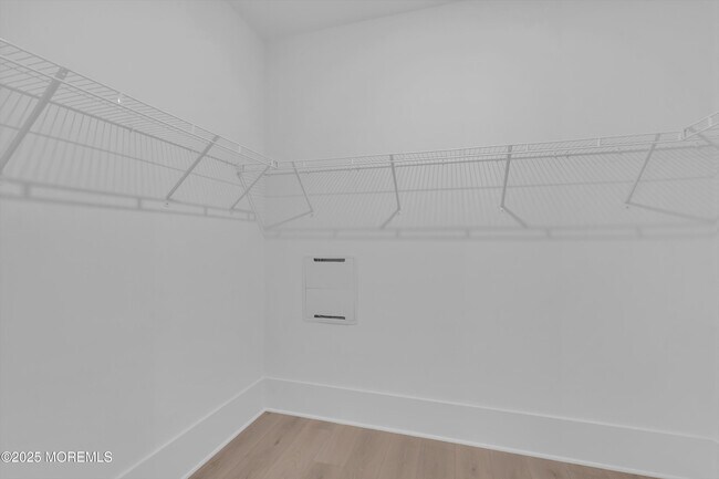 Building Photo - 218 3rd Ave