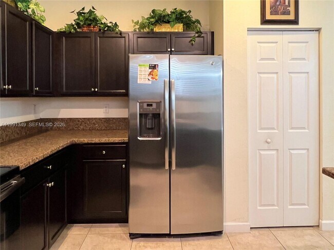 Building Photo - 422 SE 34th Terrace