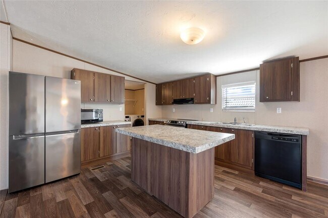 Building Photo - 624 S Old Stagecoach Rd