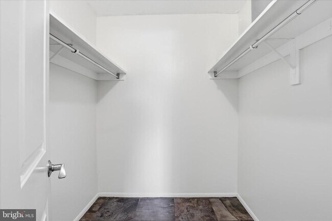 Building Photo - 8340 Greensboro Dr