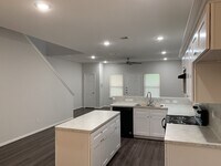 Building Photo - 9027 Nyssa St