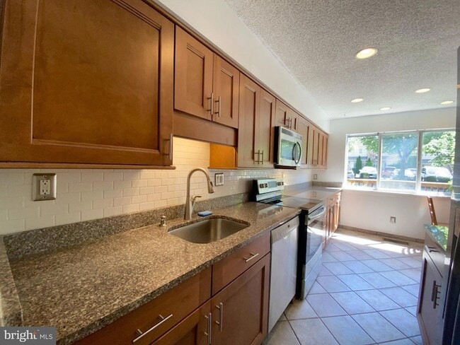 Building Photo - 326 Brigade Ct
