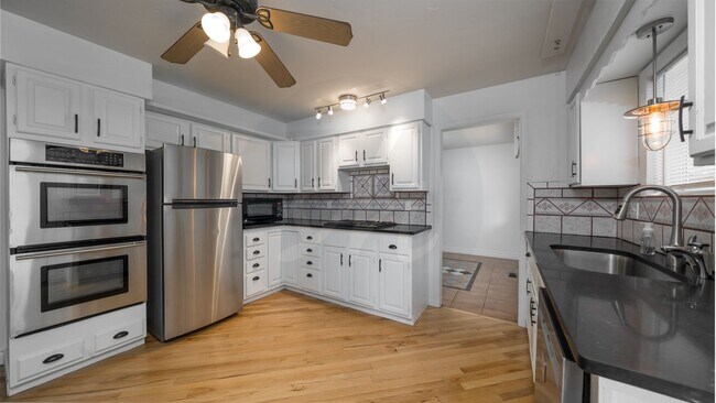 Building Photo - Beautiful Four Bedroom Home Near Broadmoor Bluffs