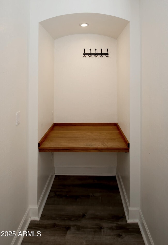 Building Photo - 4861 E Calle Redonda